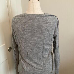 Athleta Heather Gray Knit Top